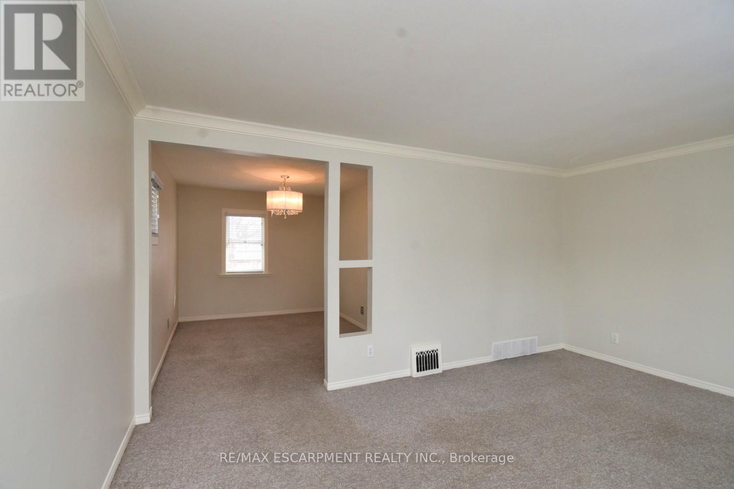 180 Adair Avenue N, Hamilton, ON - Indoor Photo Showing Other Room