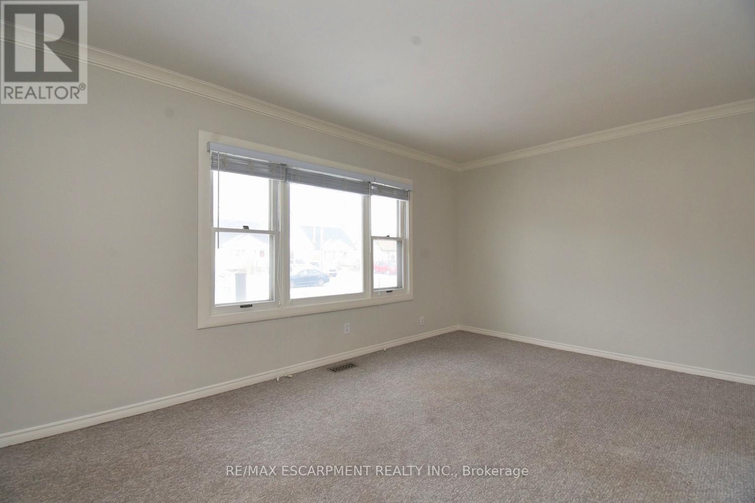 180 Adair Avenue N, Hamilton, ON - Indoor Photo Showing Other Room