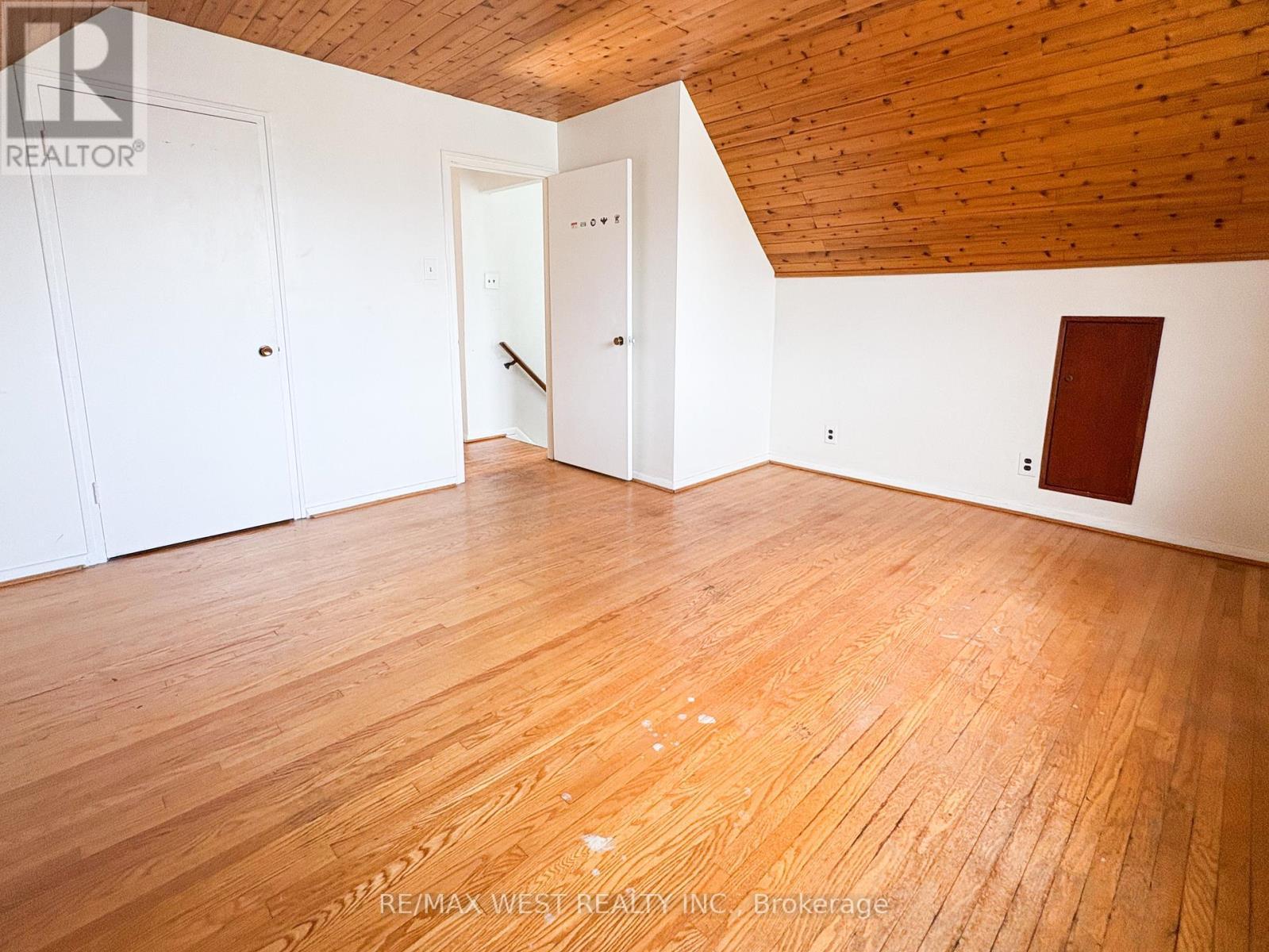 32 Broadleaf Road, Toronto, ON - Indoor Photo Showing Other Room