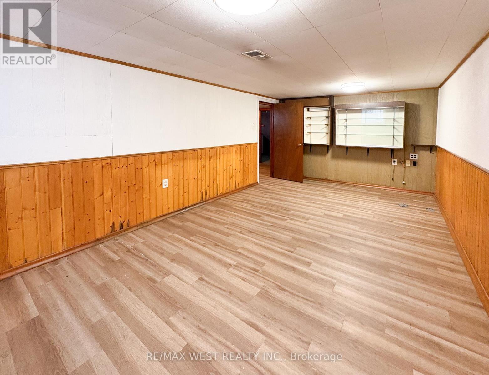 32 Broadleaf Road, Toronto, ON - Indoor Photo Showing Other Room