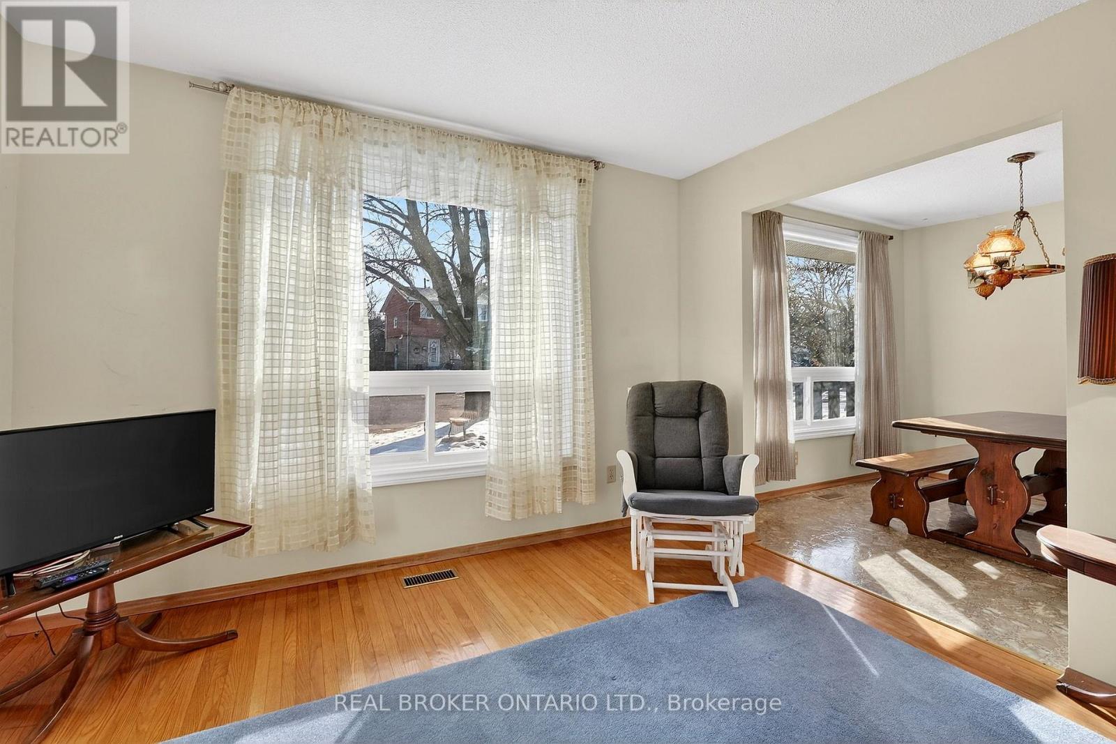 18 Fairway Drive, Hamilton, ON - Indoor