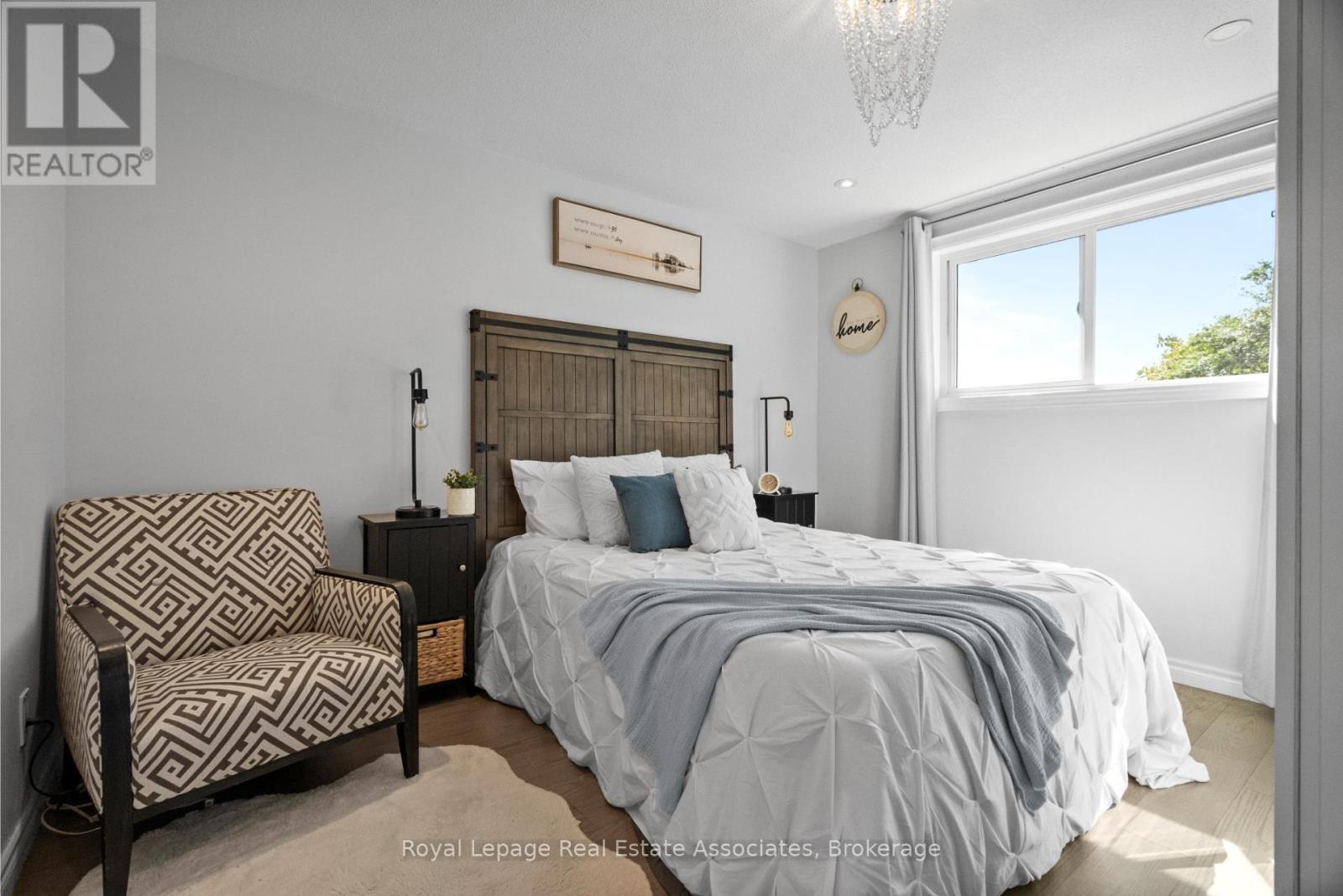116 Boston Crescent, Hamilton, ON - Indoor Photo Showing Bedroom