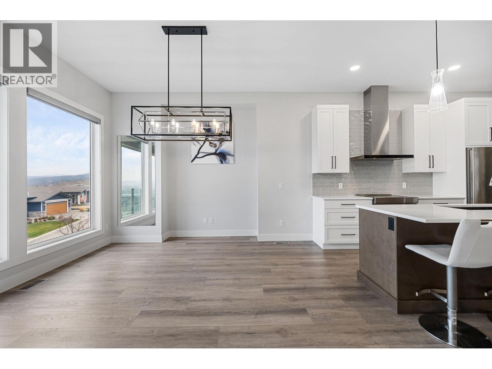 1940 Foxtail Terrace, Kelowna, BC - Indoor