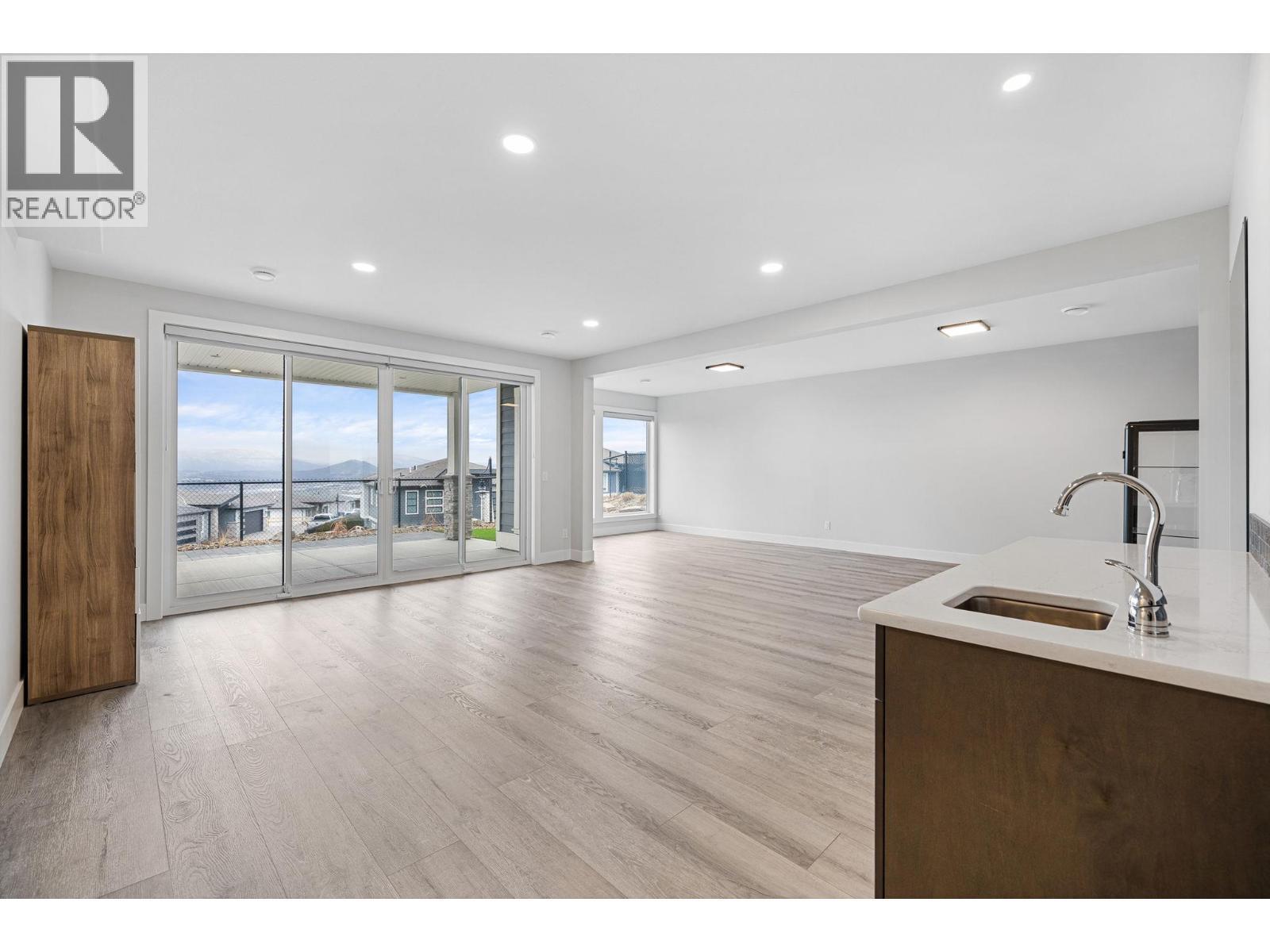 1940 Foxtail Terrace, Kelowna, BC - Indoor