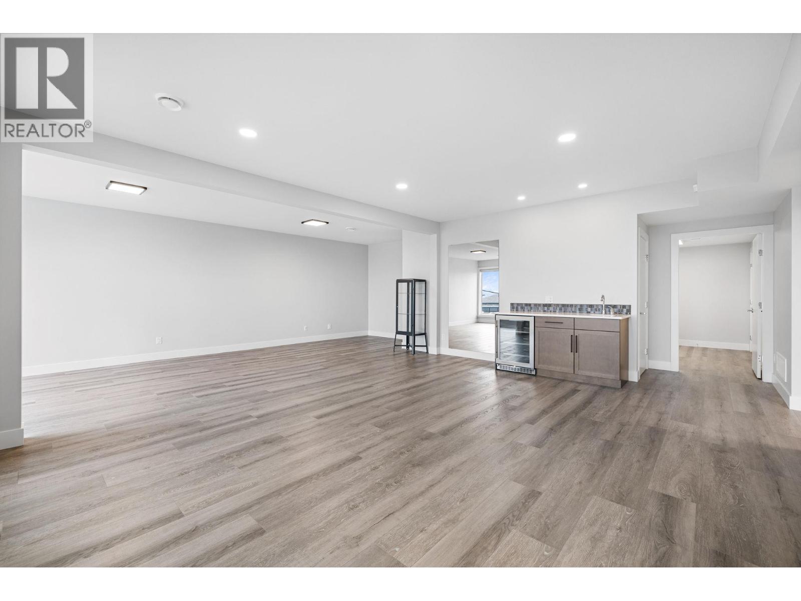 1940 Foxtail Terrace, Kelowna, BC - Indoor