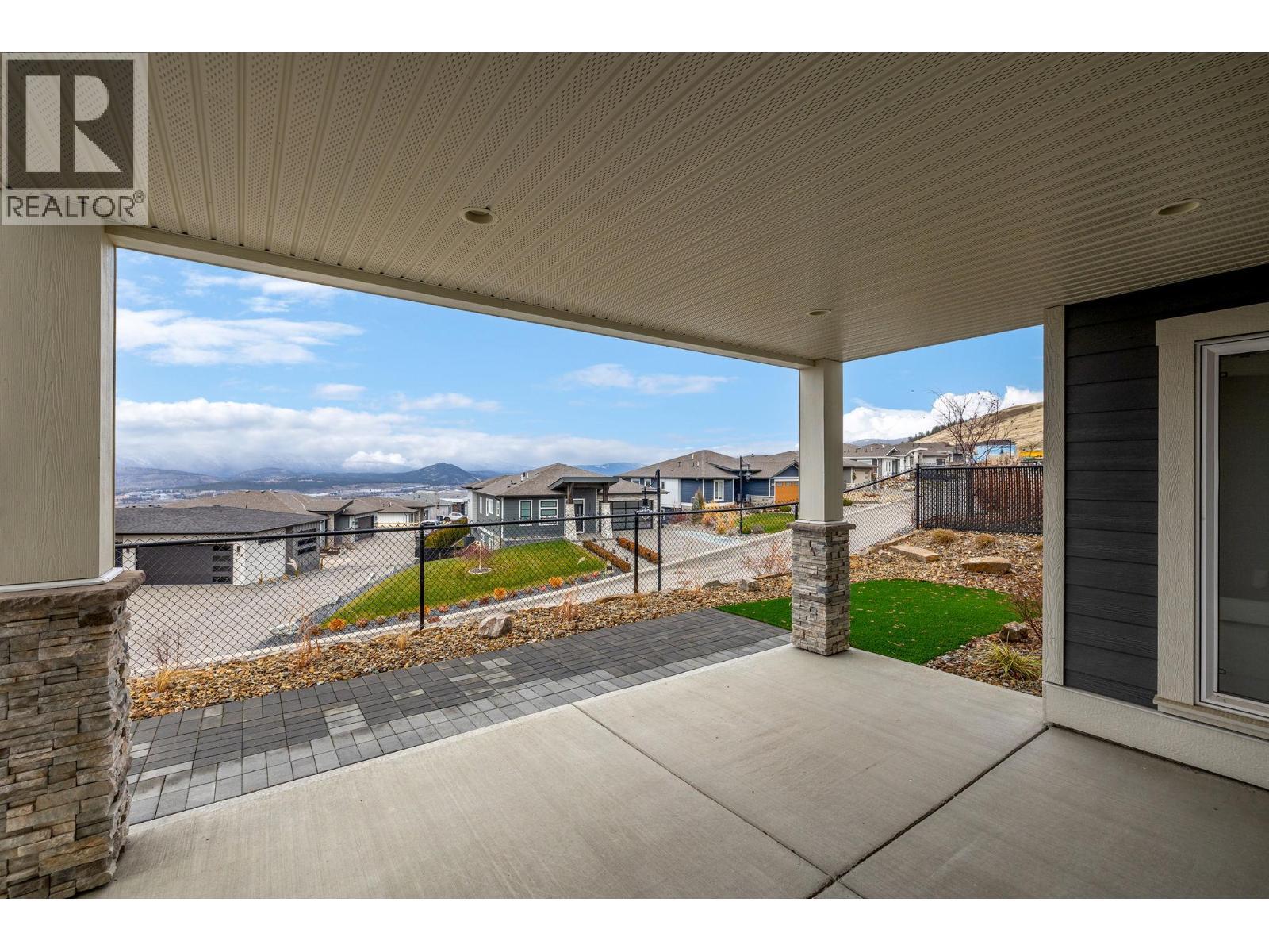 1940 Foxtail Terrace, Kelowna, BC - Outdoor With Deck Patio Veranda With Exterior