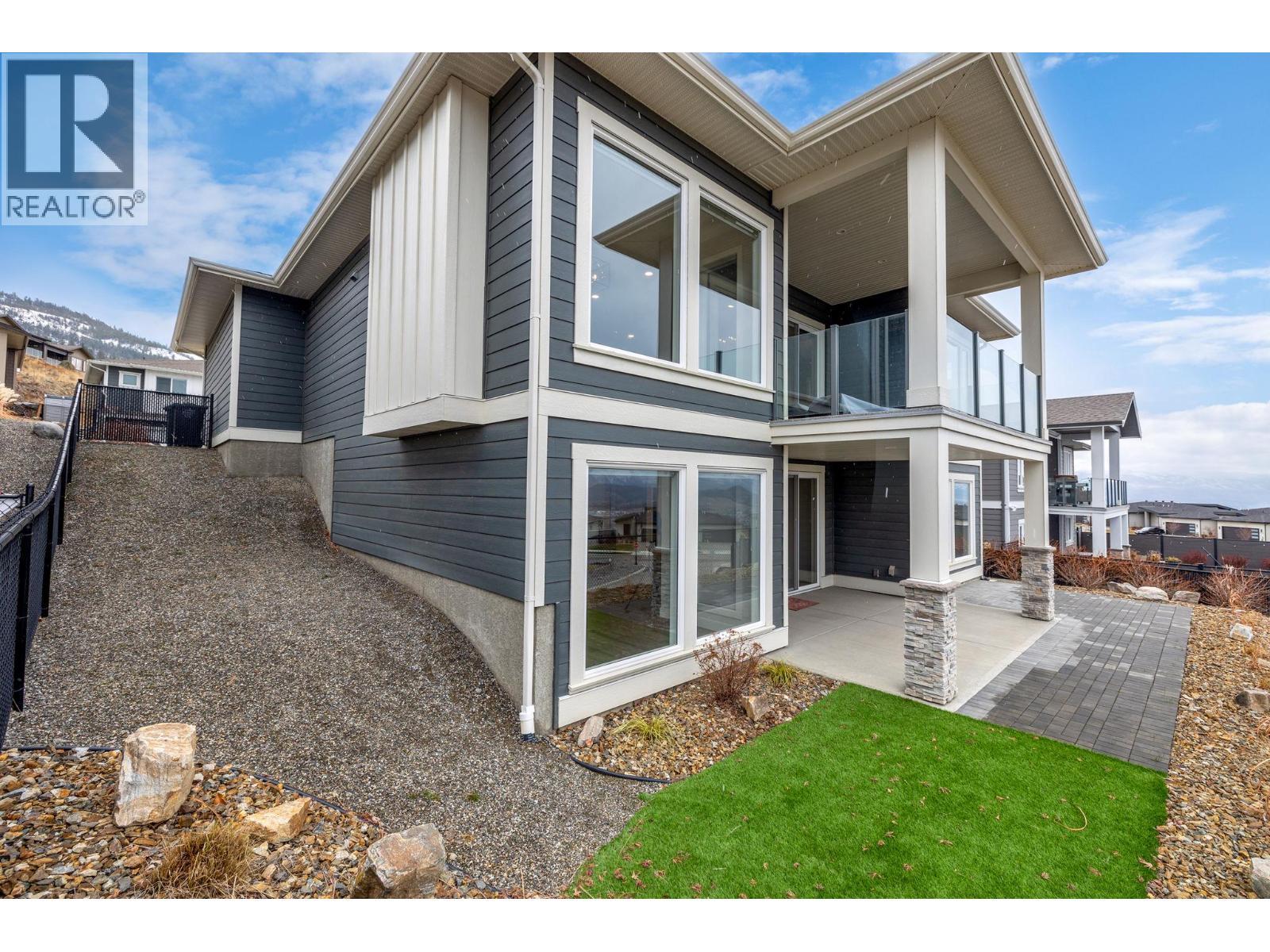 1940 Foxtail Terrace, Kelowna, BC - Outdoor