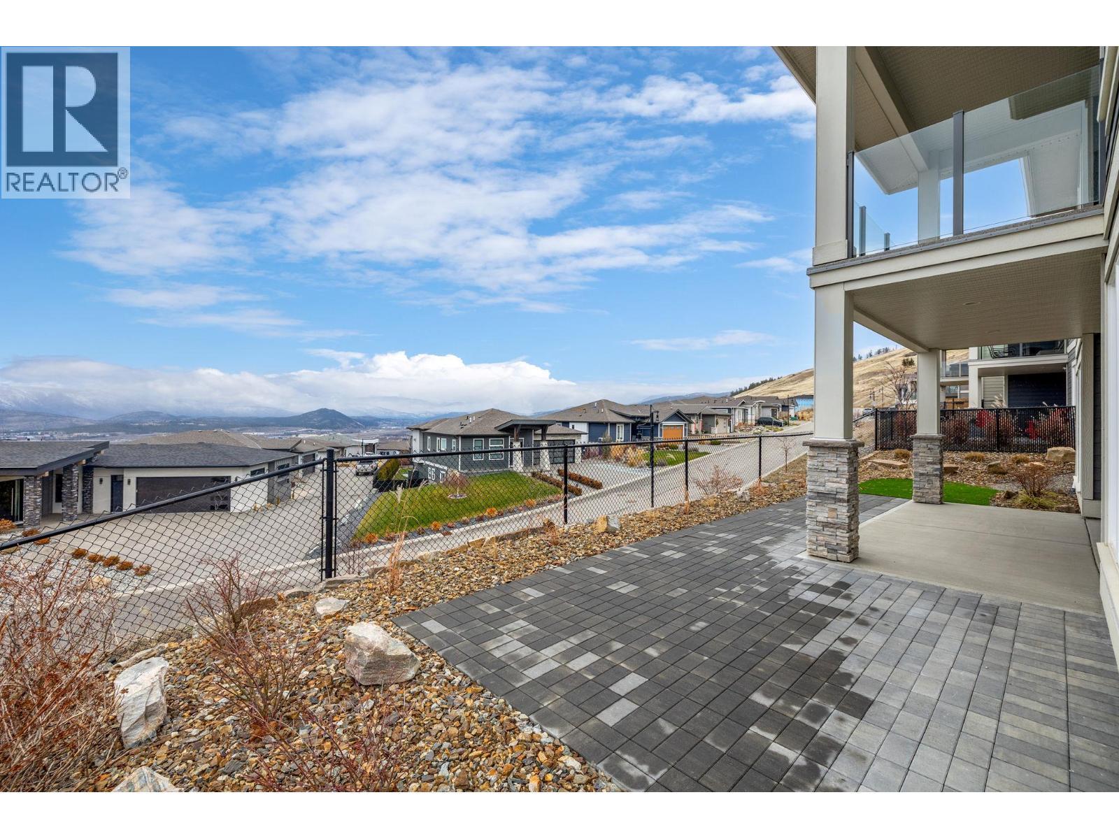 1940 Foxtail Terrace, Kelowna, BC - Outdoor