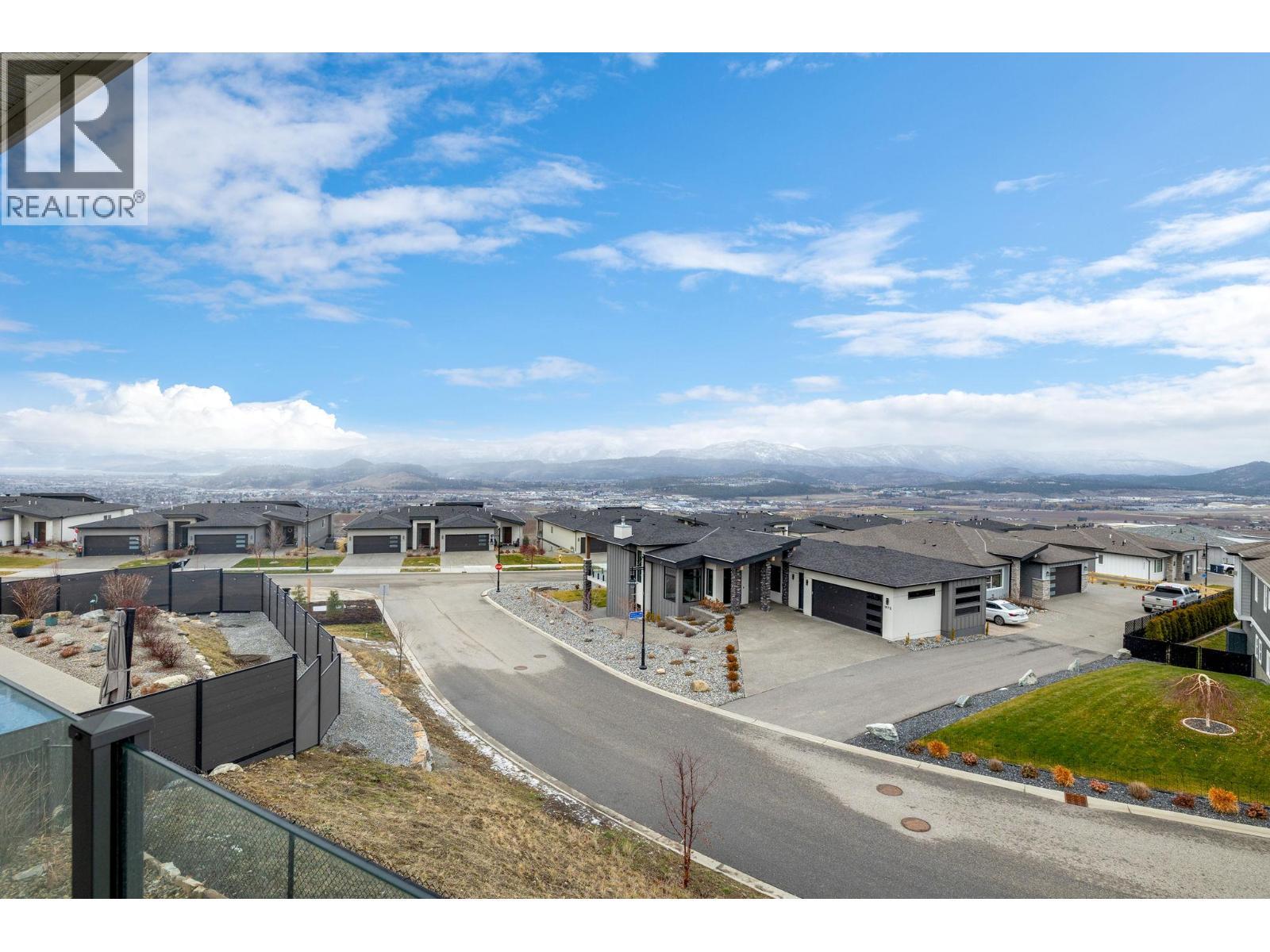 1940 Foxtail Terrace, Kelowna, BC - Outdoor With View