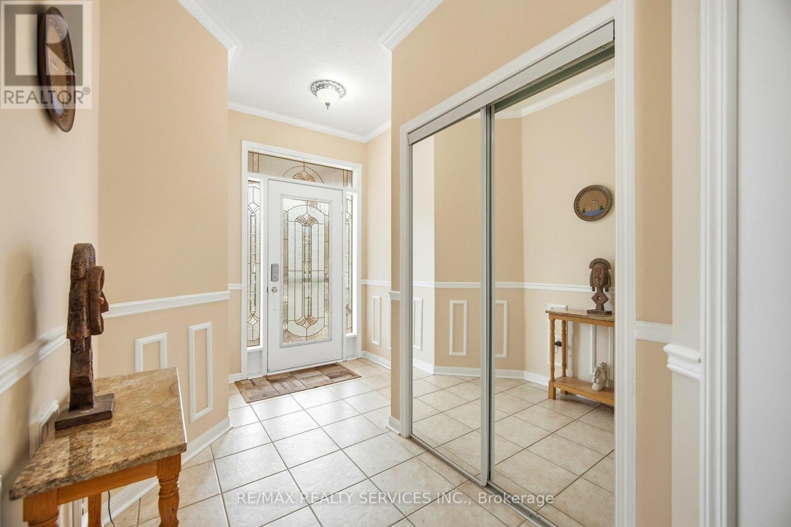 5965 Stonebriar Crescent, Mississauga, ON - Indoor