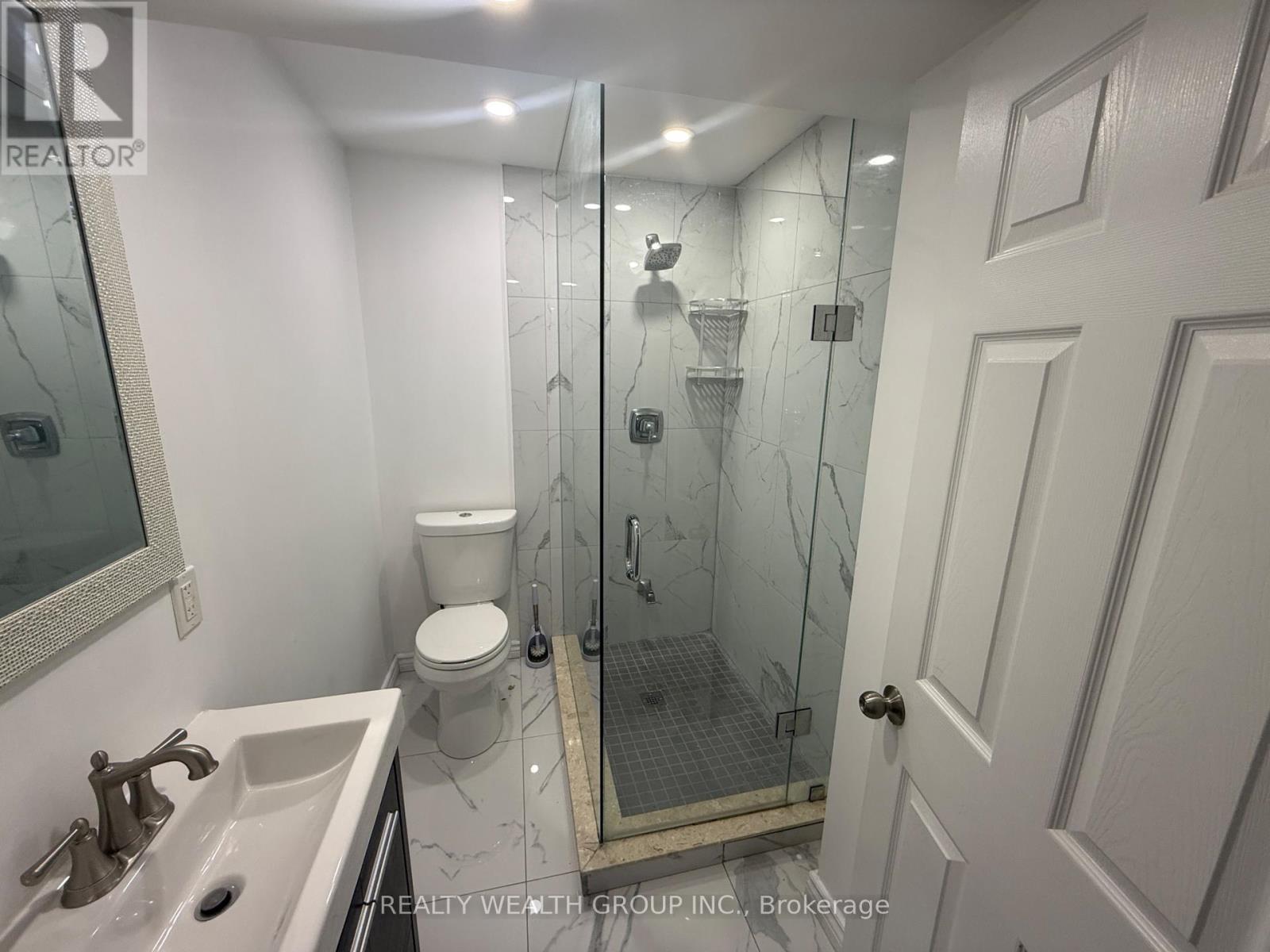 Bsmt - 14 Jaypeak Road, Brampton, ON - Indoor Photo Showing Bathroom