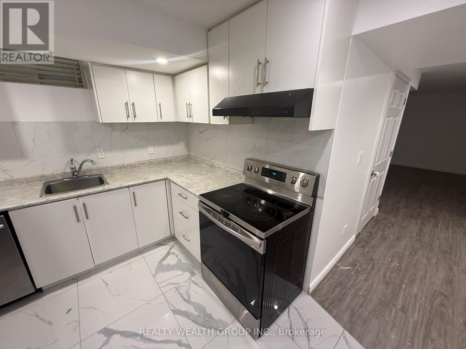 Bsmt - 14 Jaypeak Road, Brampton, ON - Indoor Photo Showing Kitchen