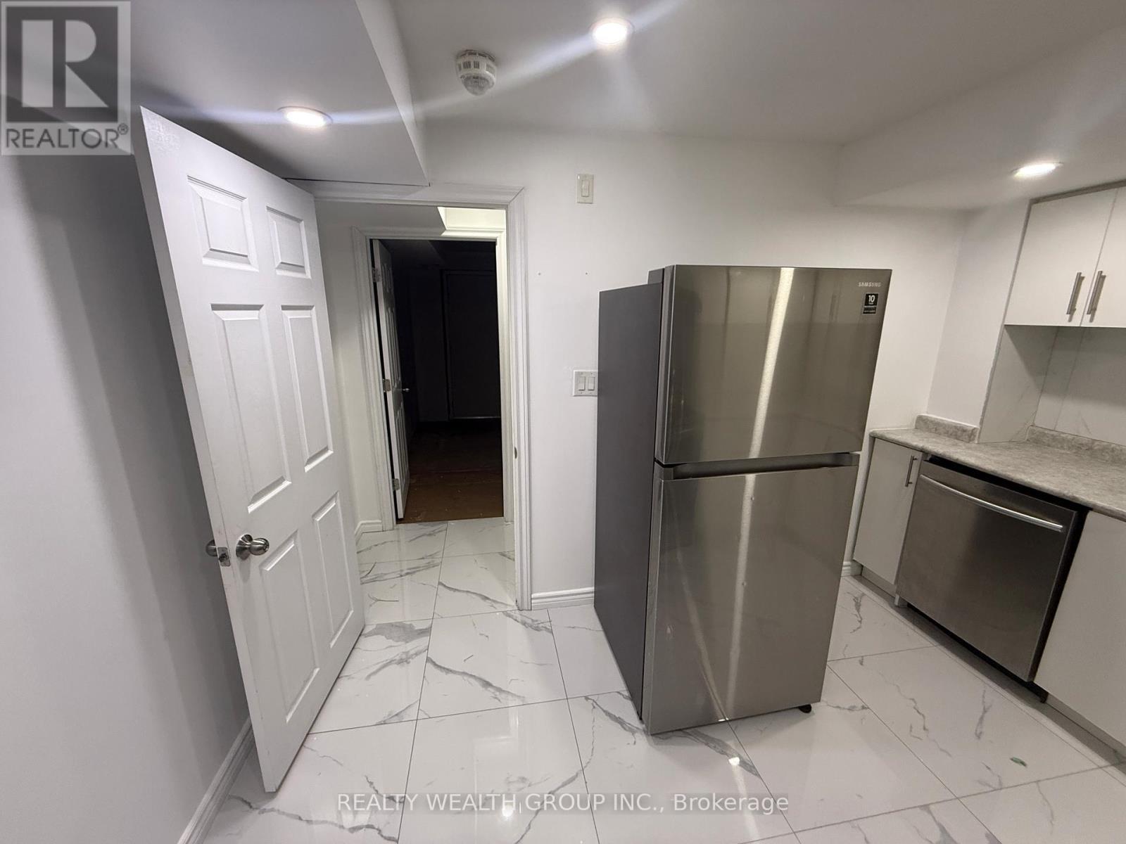 Bsmt - 14 Jaypeak Road, Brampton, ON - Indoor Photo Showing Kitchen
