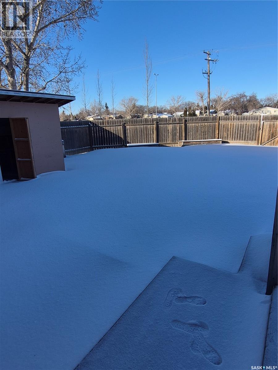 127 Hastings Crescent, Regina, SK - Outdoor