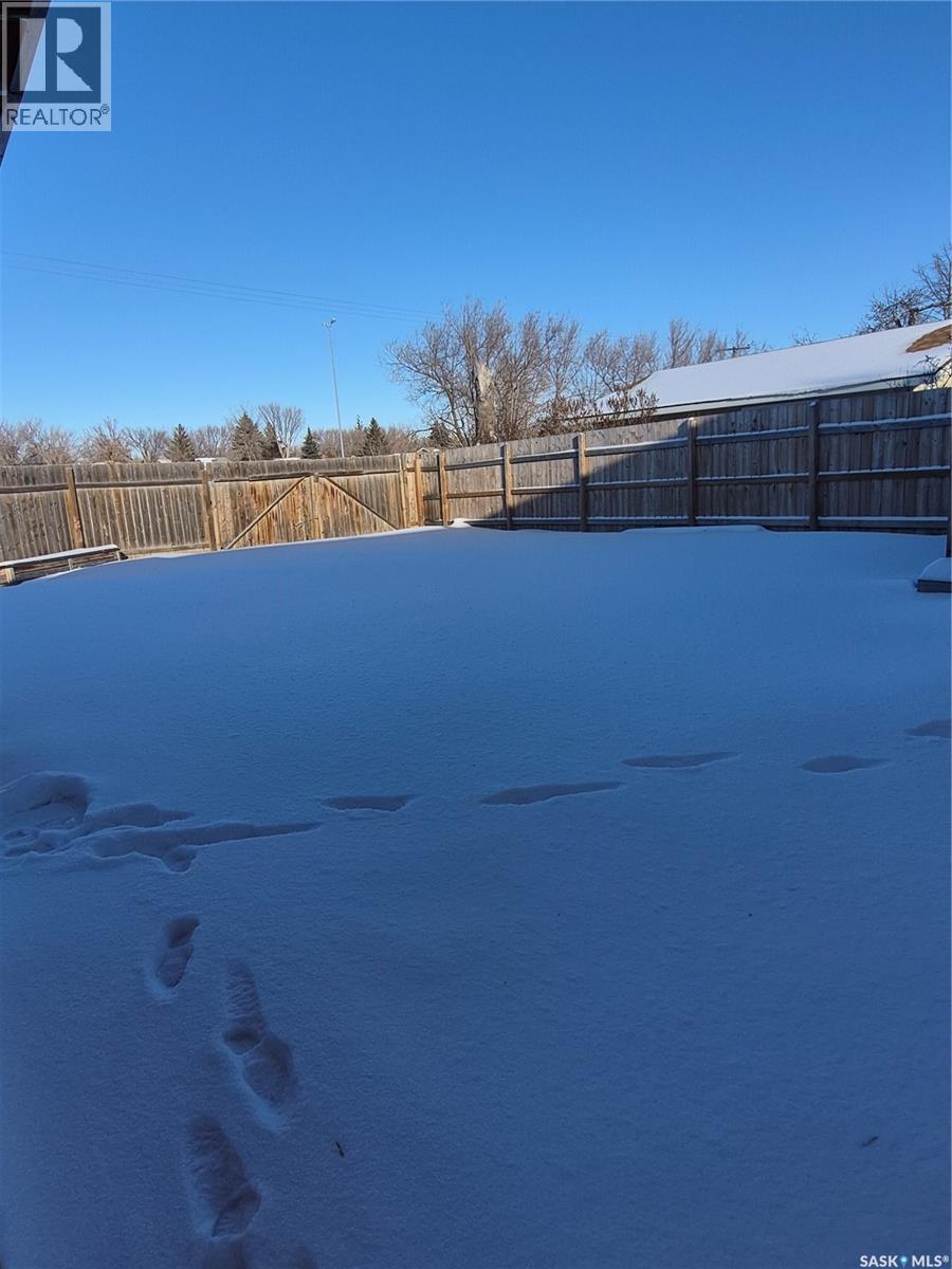 127 Hastings Crescent, Regina, SK - Outdoor