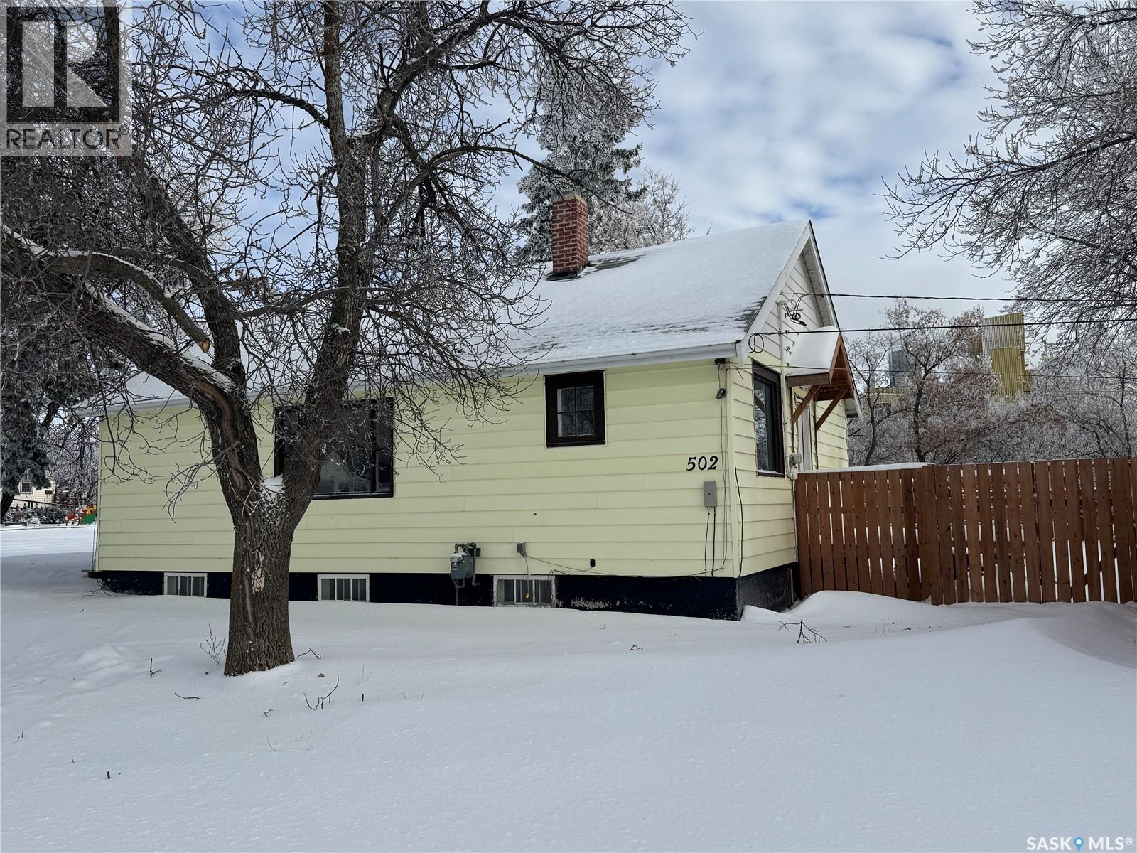 502 3Rd Avenue E, Biggar, SK - Outdoor