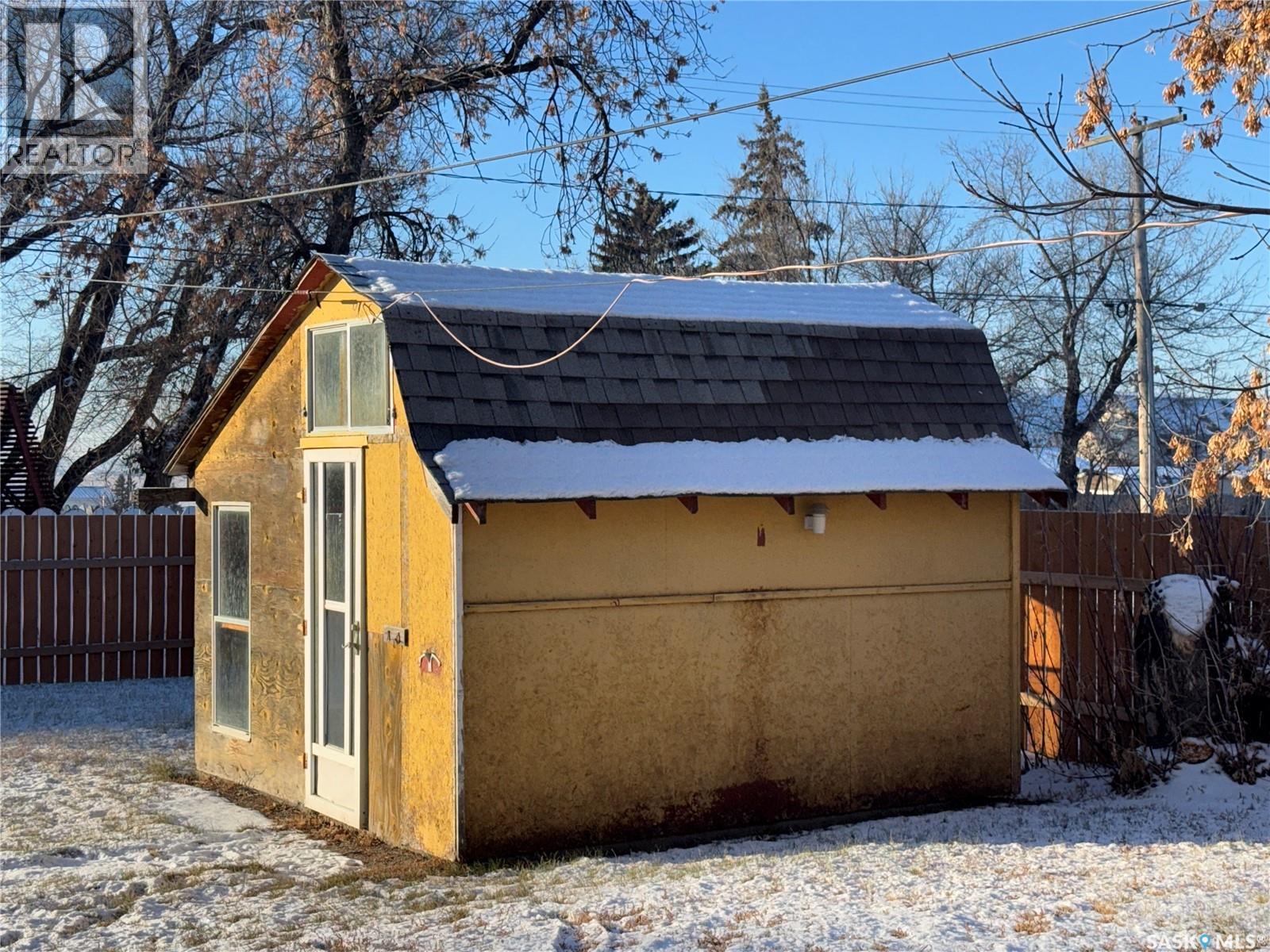 502 3Rd Avenue E, Biggar, SK - Outdoor