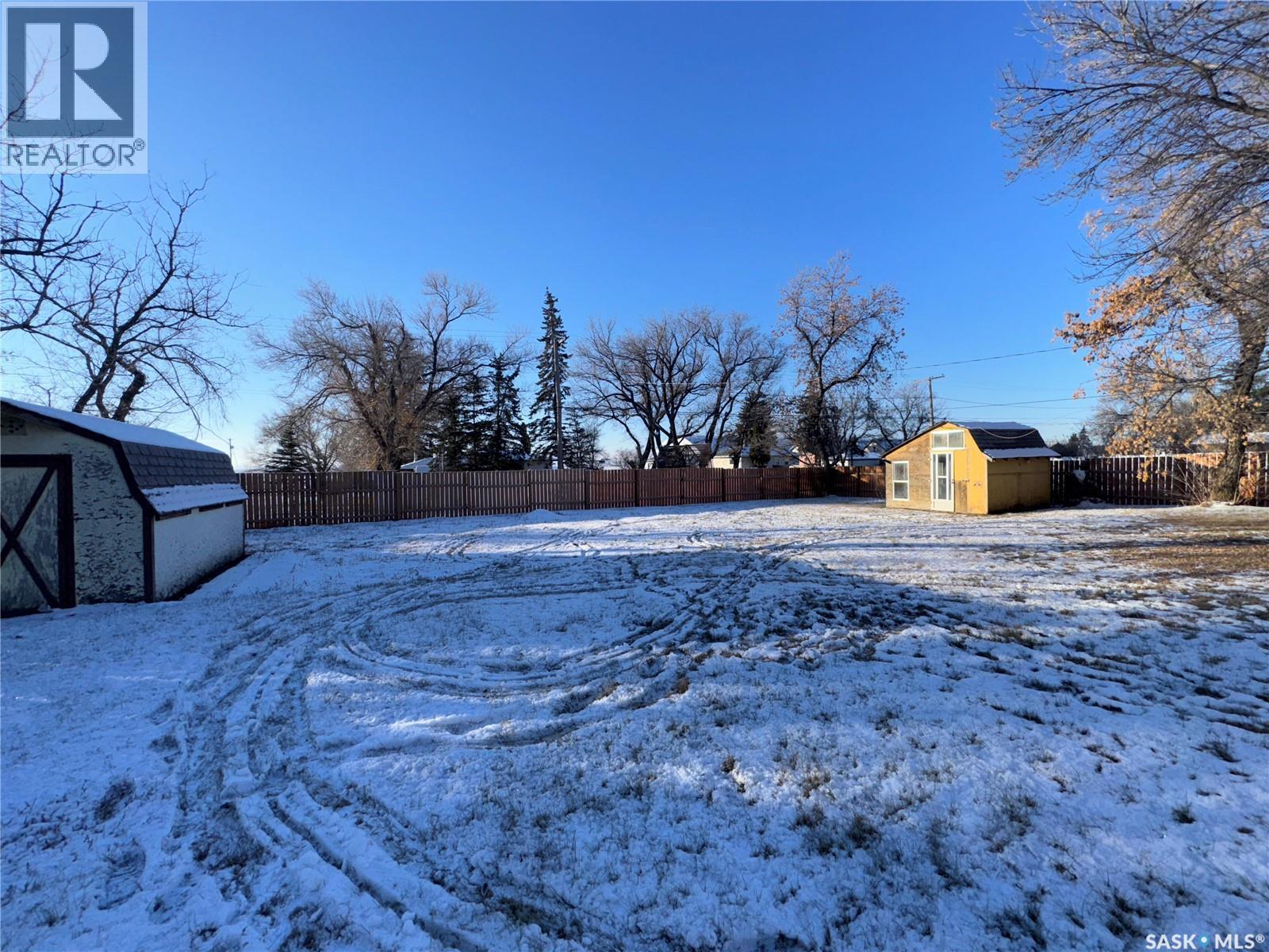 502 3Rd Avenue E, Biggar, SK - Outdoor