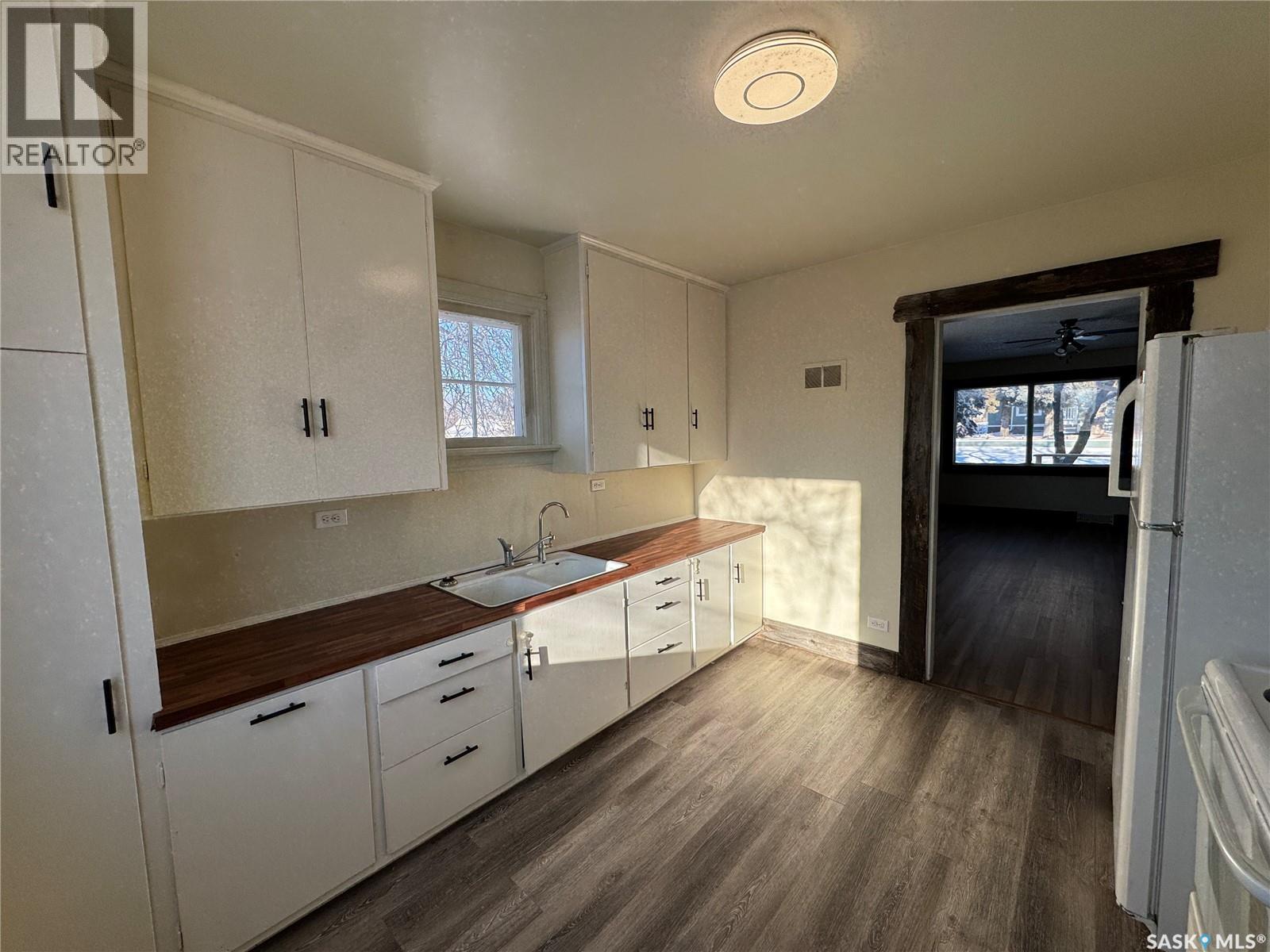 502 3Rd Avenue E, Biggar, SK - Indoor Photo Showing Kitchen