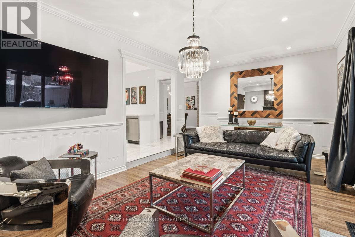 1219 Hammond Street, Burlington, ON - Indoor Photo Showing Living Room