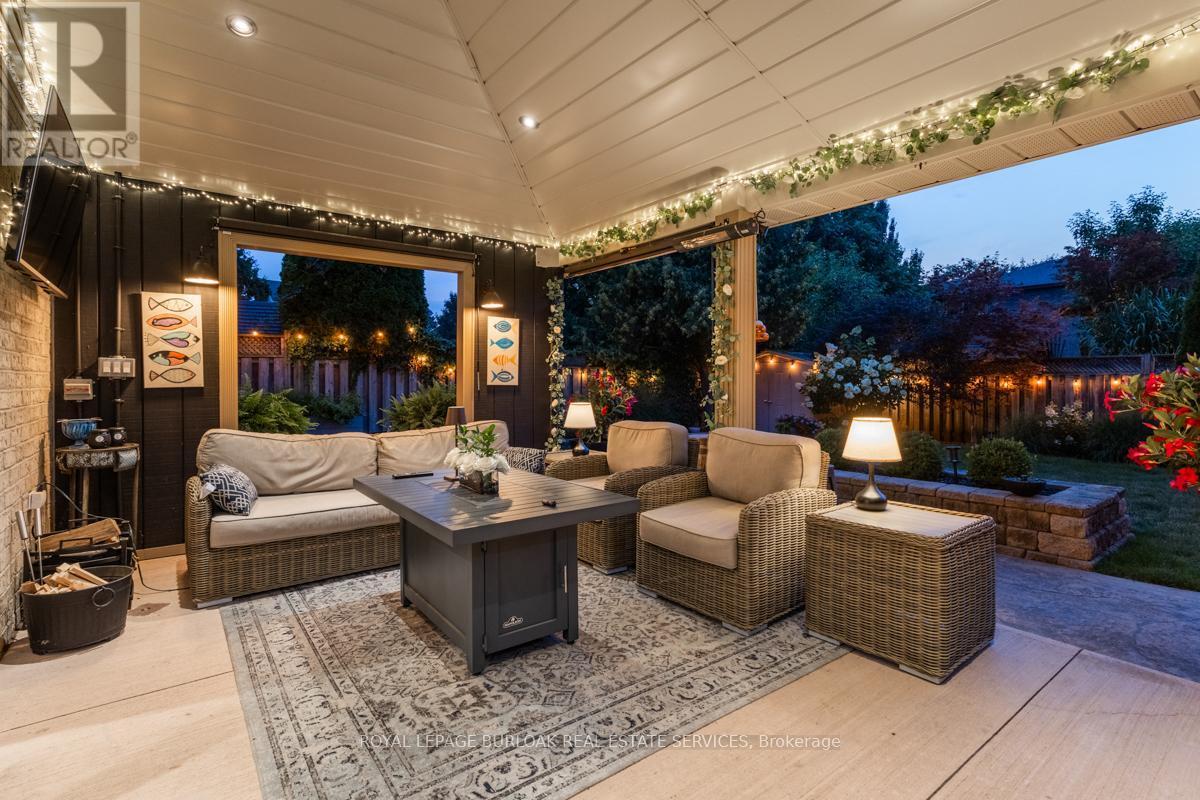 1219 Hammond Street, Burlington, ON - Outdoor With Deck Patio Veranda