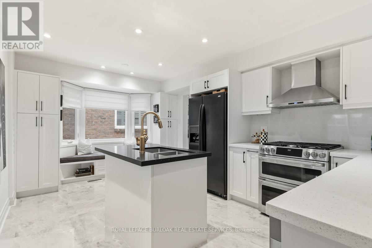 1219 Hammond Street, Burlington, ON - Indoor Photo Showing Kitchen With Upgraded Kitchen