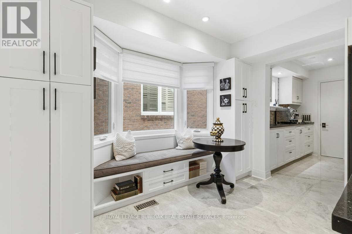 1219 Hammond Street, Burlington, ON - Indoor