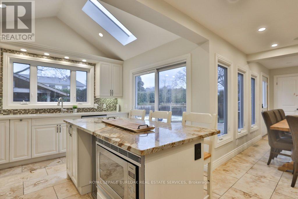 282 Pine Cove Road, Burlington, ON - Indoor