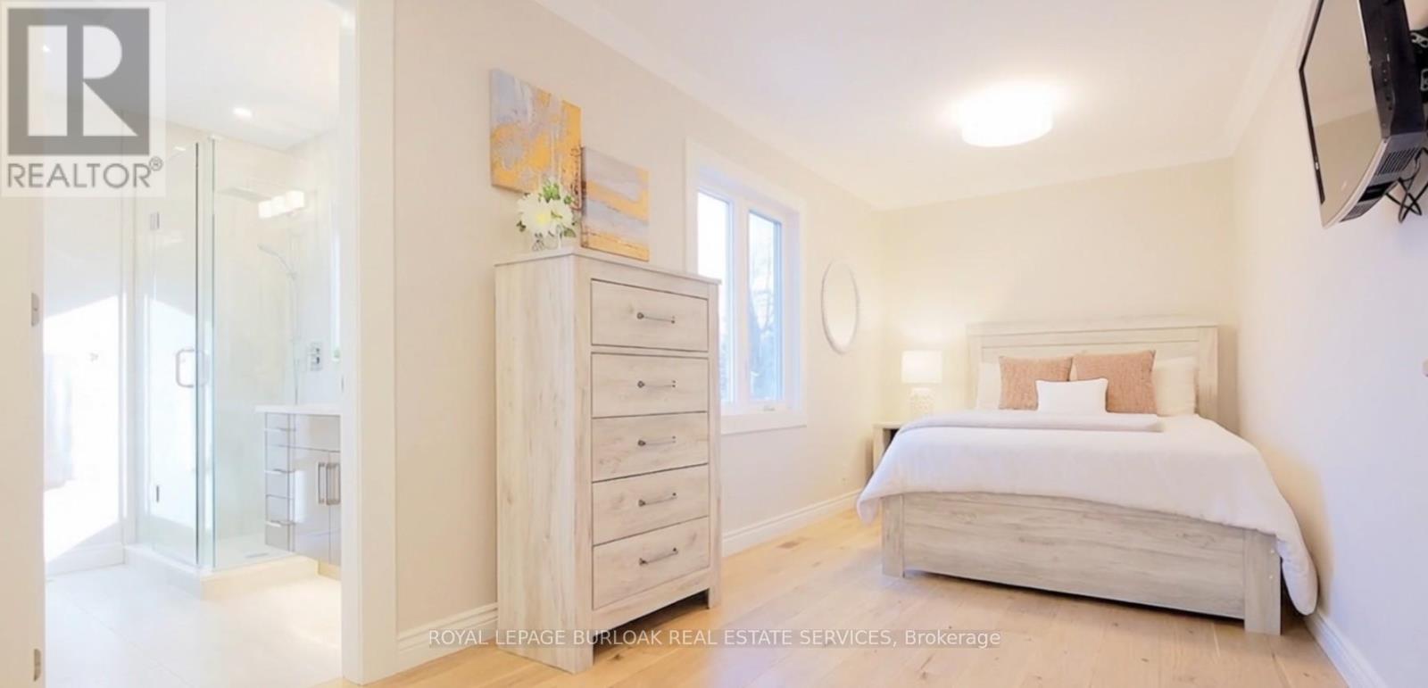 282 Pine Cove Road, Burlington, ON - Indoor Photo Showing Bedroom