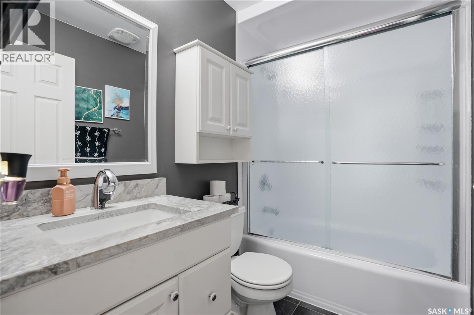 70 Paynter Crescent, Regina, SK - Indoor Photo Showing Bathroom