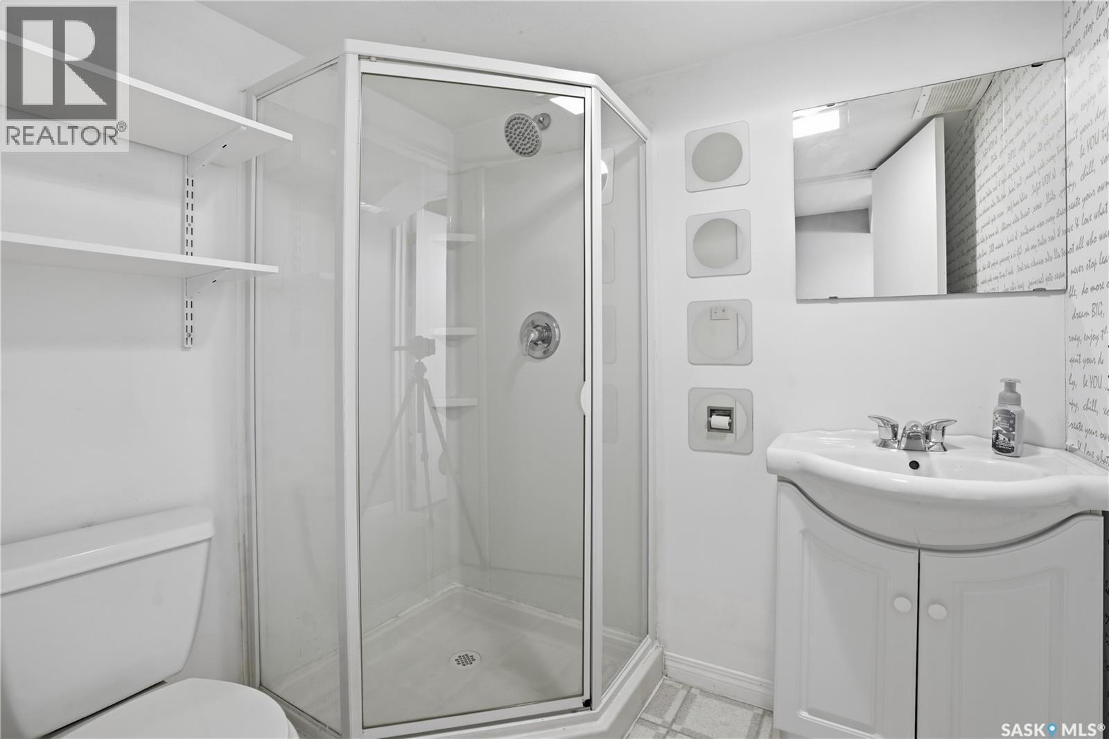 70 Paynter Crescent, Regina, SK - Indoor Photo Showing Bathroom