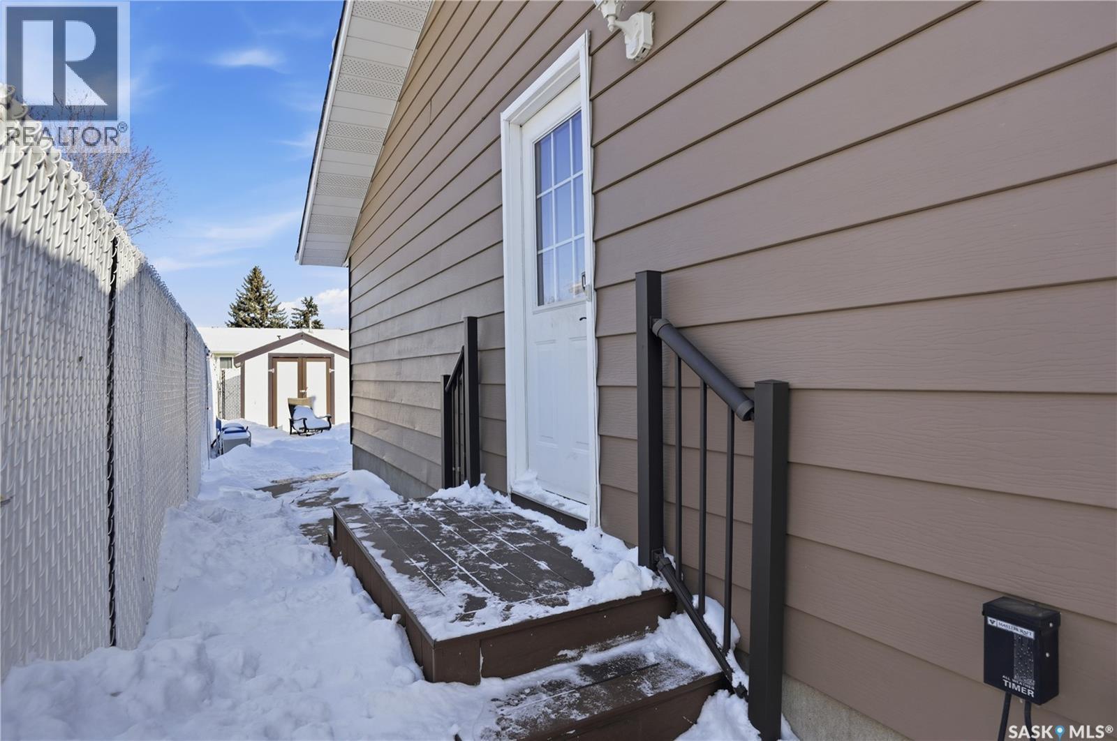 70 Paynter Crescent, Regina, SK - Outdoor With Exterior