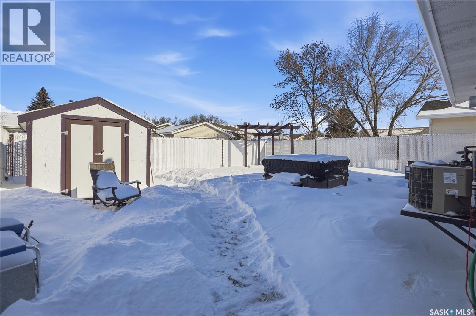 70 Paynter Crescent, Regina, SK - Outdoor
