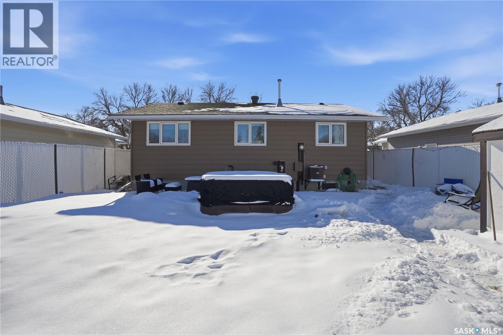 70 Paynter Crescent, Regina, SK - Outdoor