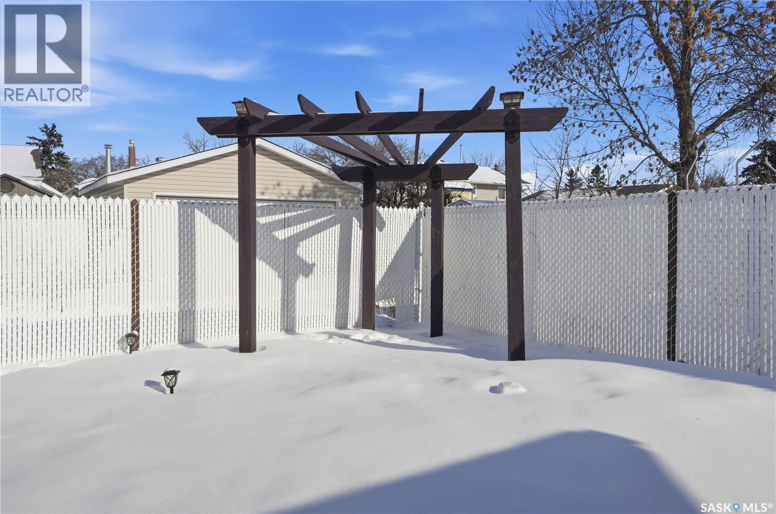 70 Paynter Crescent, Regina, SK - Outdoor