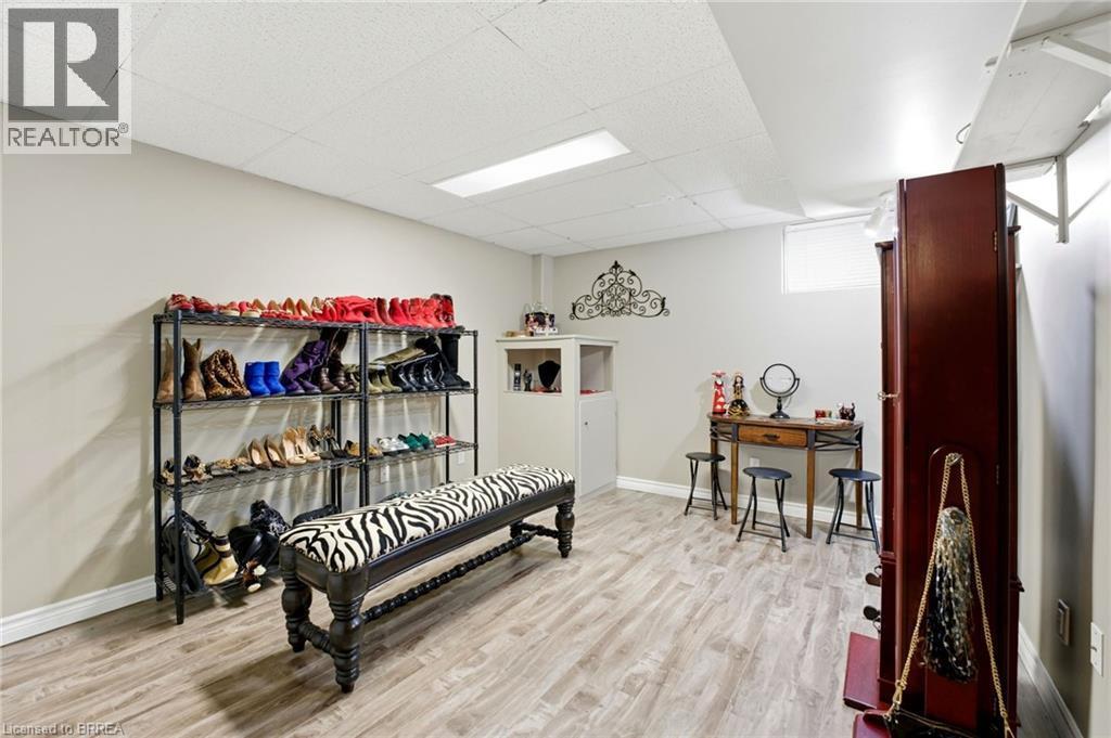 9 Millcroft Drive, Simcoe, ON - Indoor