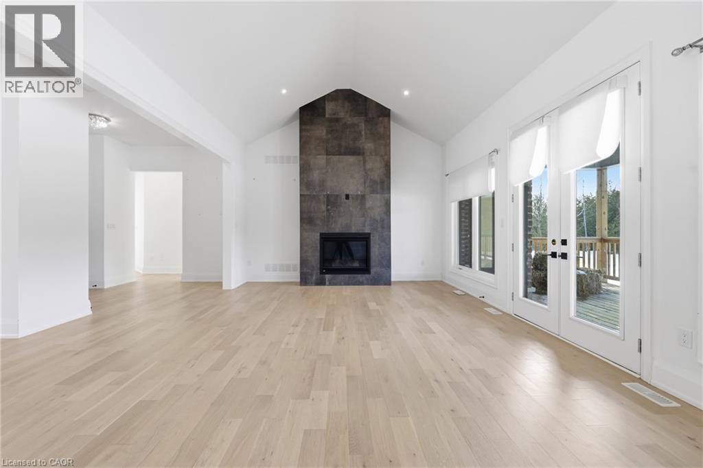 9042 Sideroad 10, Erin, ON - Indoor Photo Showing Living Room With Fireplace