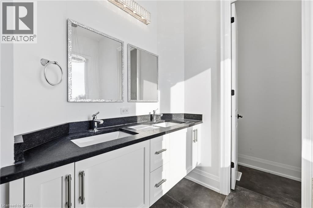 9042 Sideroad 10, Erin, ON - Indoor Photo Showing Bathroom