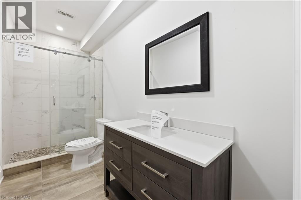 9042 Sideroad 10, Erin, ON - Indoor Photo Showing Bathroom