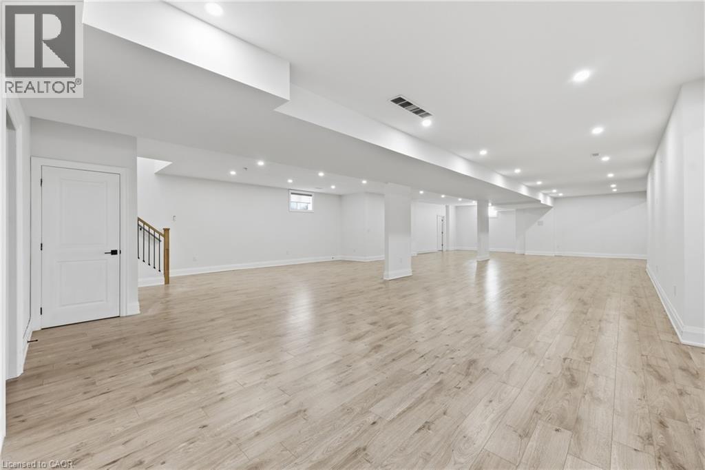 9042 Sideroad 10, Erin, ON - Indoor Photo Showing Other Room