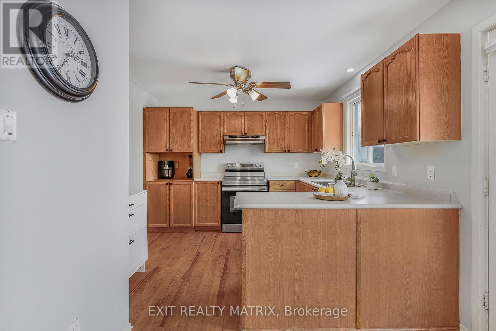 2721 Glen Street, Ottawa, ON - Indoor Photo Showing Kitchen
