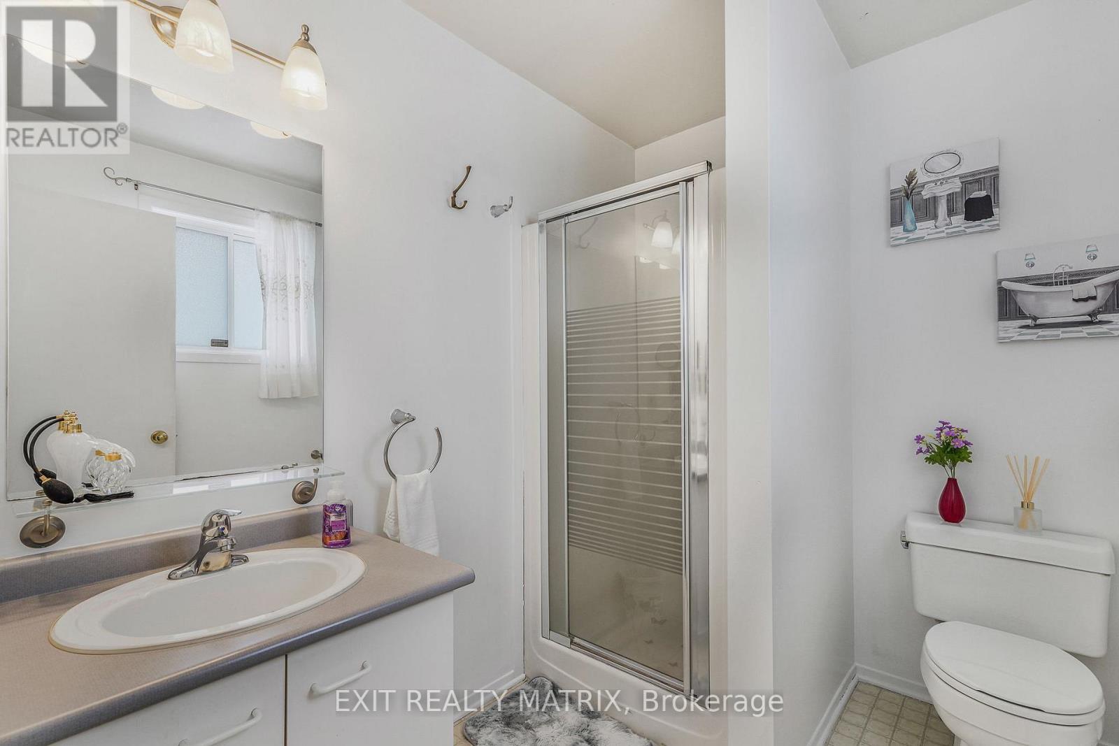 2721 Glen Street, Ottawa, ON - Indoor Photo Showing Bathroom