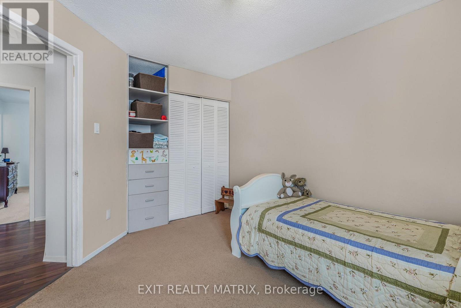 2721 Glen Street, Ottawa, ON - Indoor Photo Showing Bedroom
