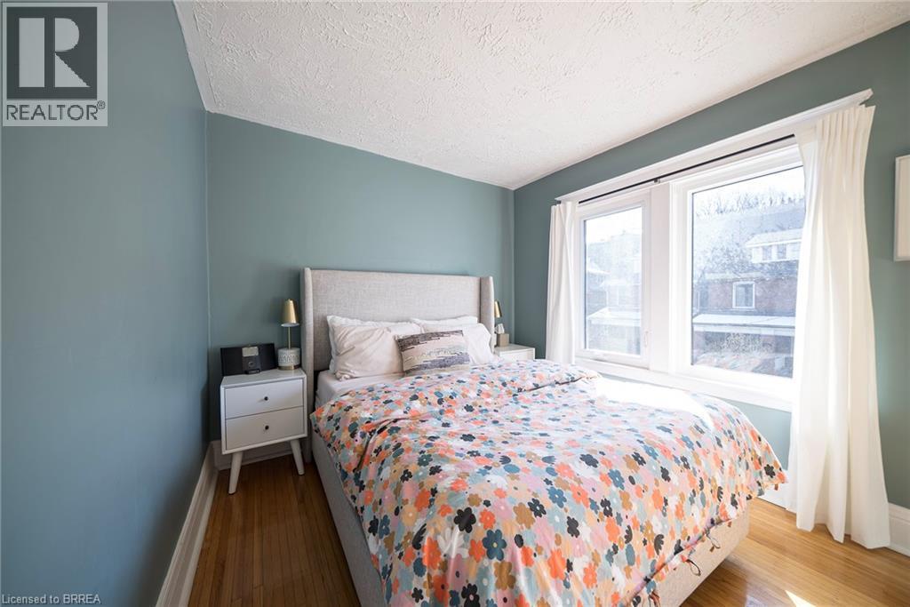 35 Rutherford Avenue, Hamilton, ON - Indoor Photo Showing Bedroom