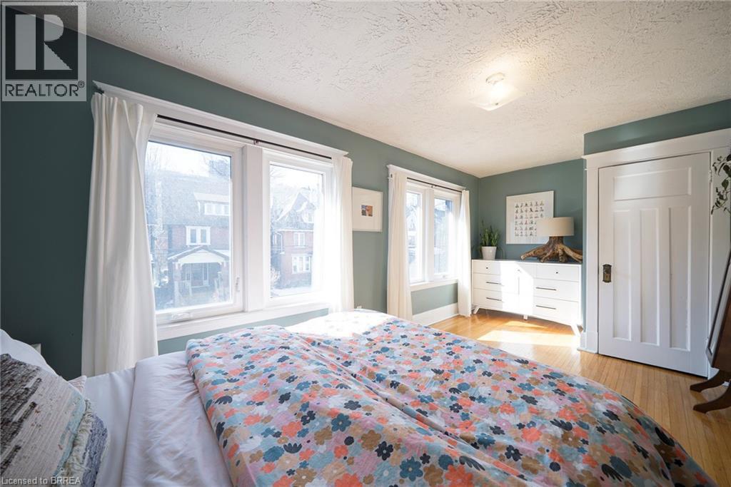35 Rutherford Avenue, Hamilton, ON - Indoor Photo Showing Bedroom