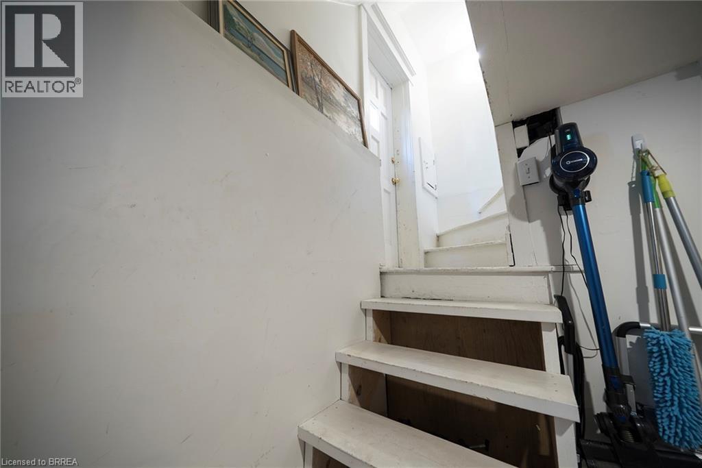 35 Rutherford Avenue, Hamilton, ON - Indoor Photo Showing Other Room