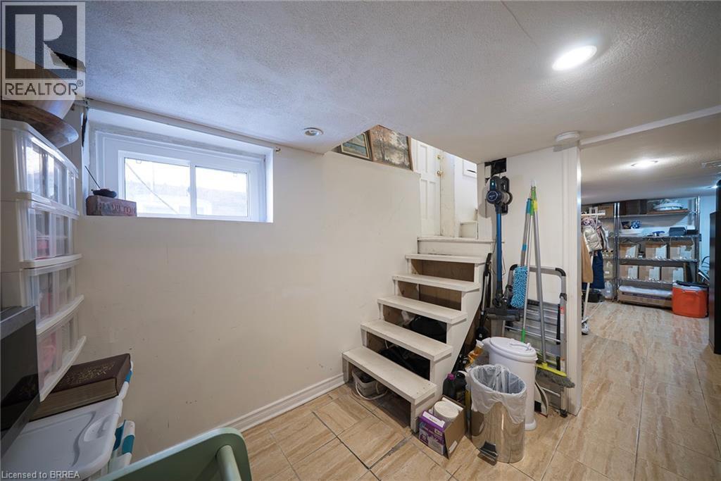 35 Rutherford Avenue, Hamilton, ON - Indoor Photo Showing Other Room