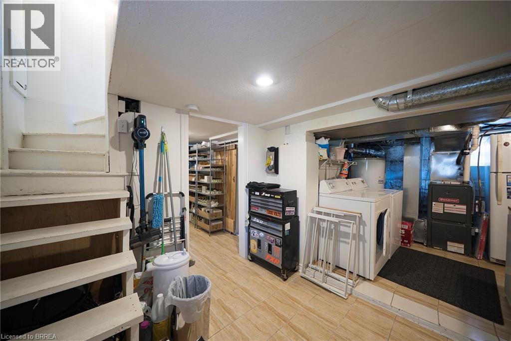 35 Rutherford Avenue, Hamilton, ON - Indoor