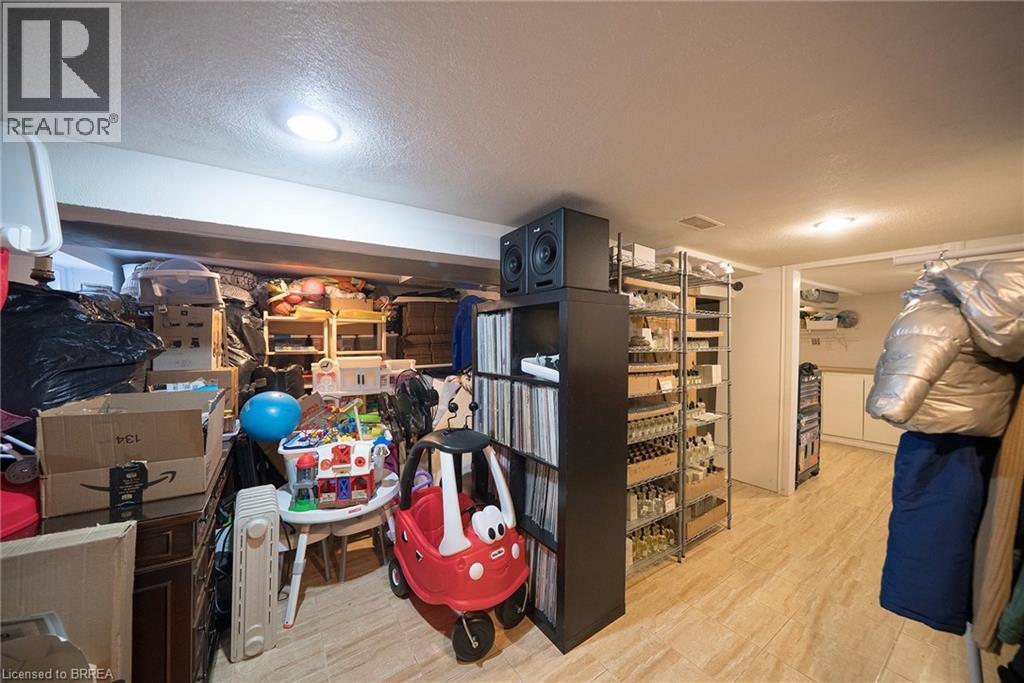 35 Rutherford Avenue, Hamilton, ON - Indoor