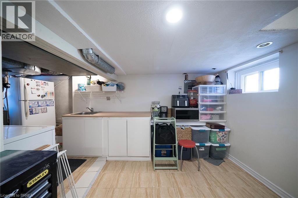 35 Rutherford Avenue, Hamilton, ON - Indoor